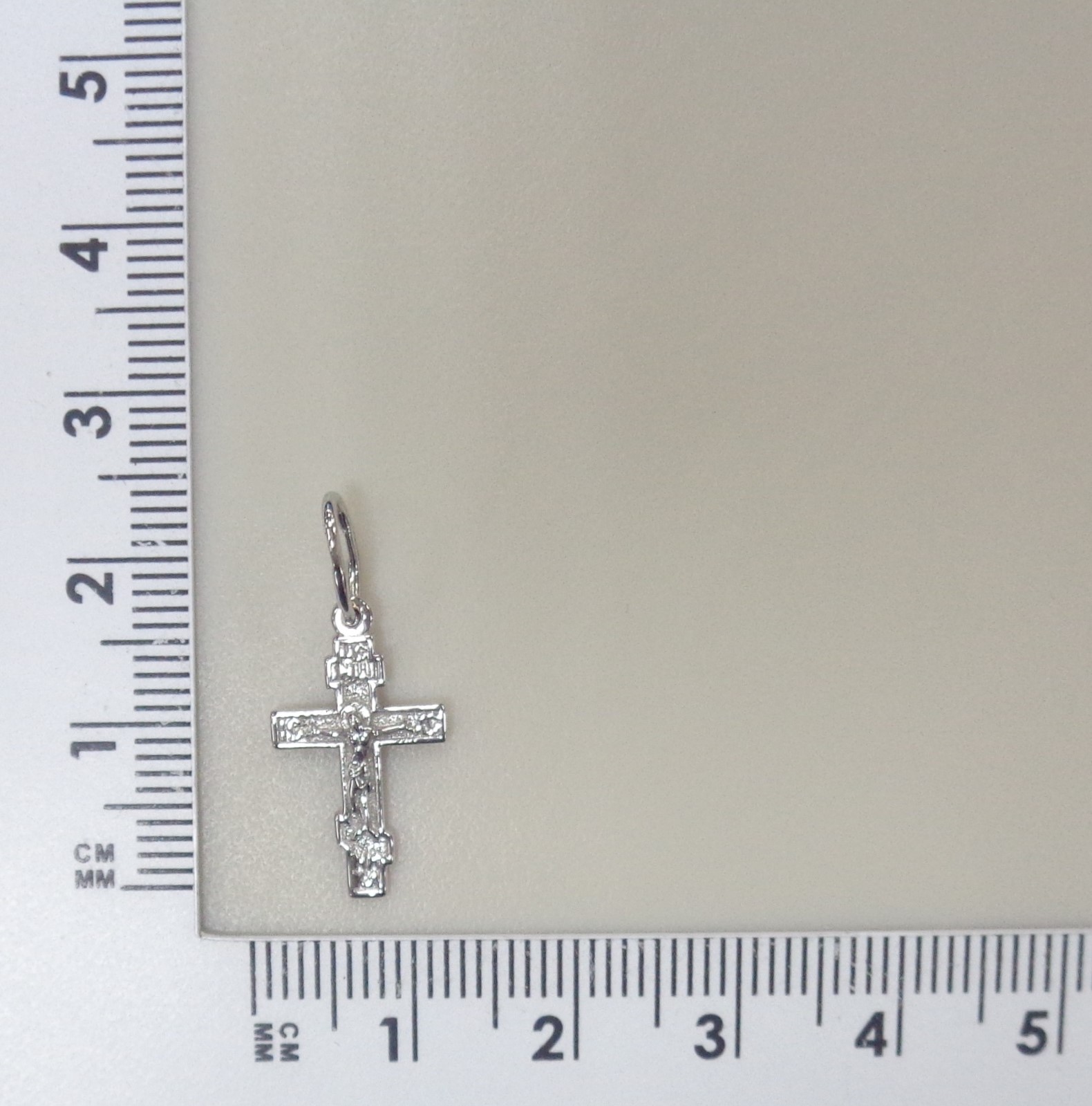 Подвеска-крест из белого золота